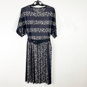 BLAIR WARREN PA Black And White Pleated Skirt Dolman Sleeve Belted Dress…